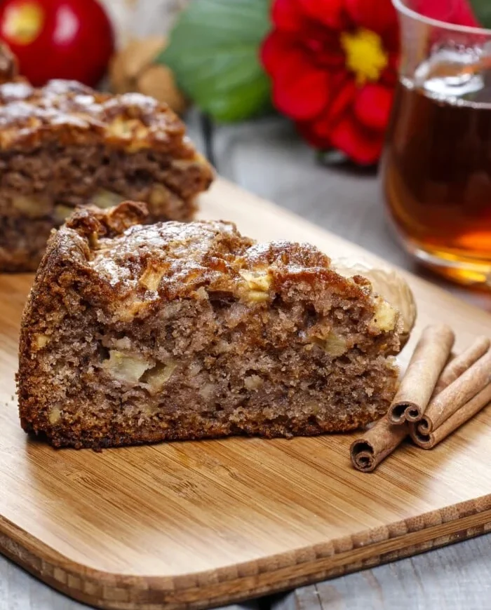 Homemade Cinnamon Apple Cake Recipe - Techiecycle