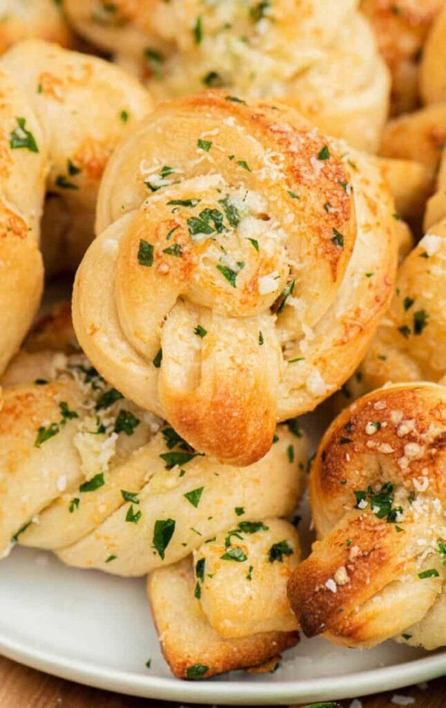 Air Fryer Garlic Knots