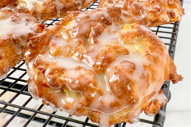 AIR FRYER APPLE FRITTERS