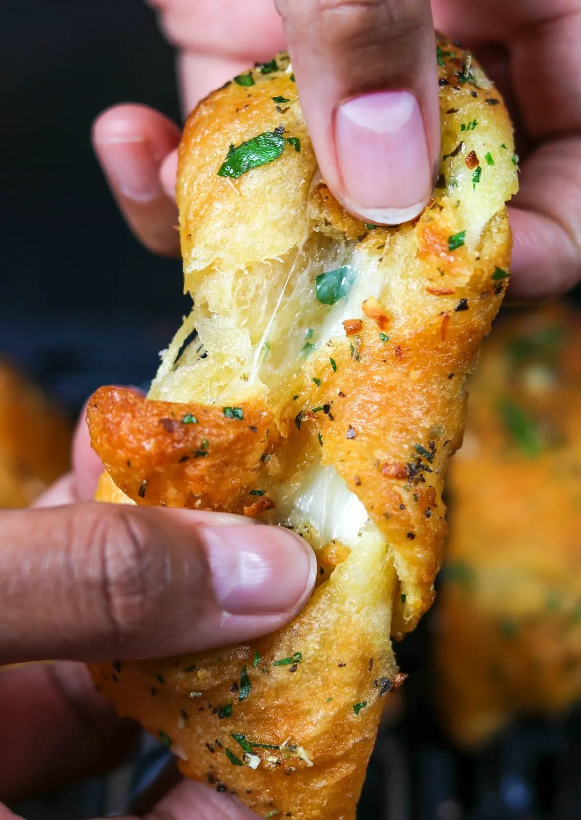 EASY AIR FRYER CHEESY GARLIC CRESCENT ROLLS